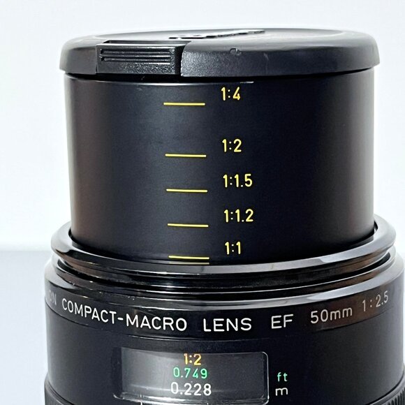 Canon EF 50mm f/2.5 Compact Macro Lens - Picture 8 of 10